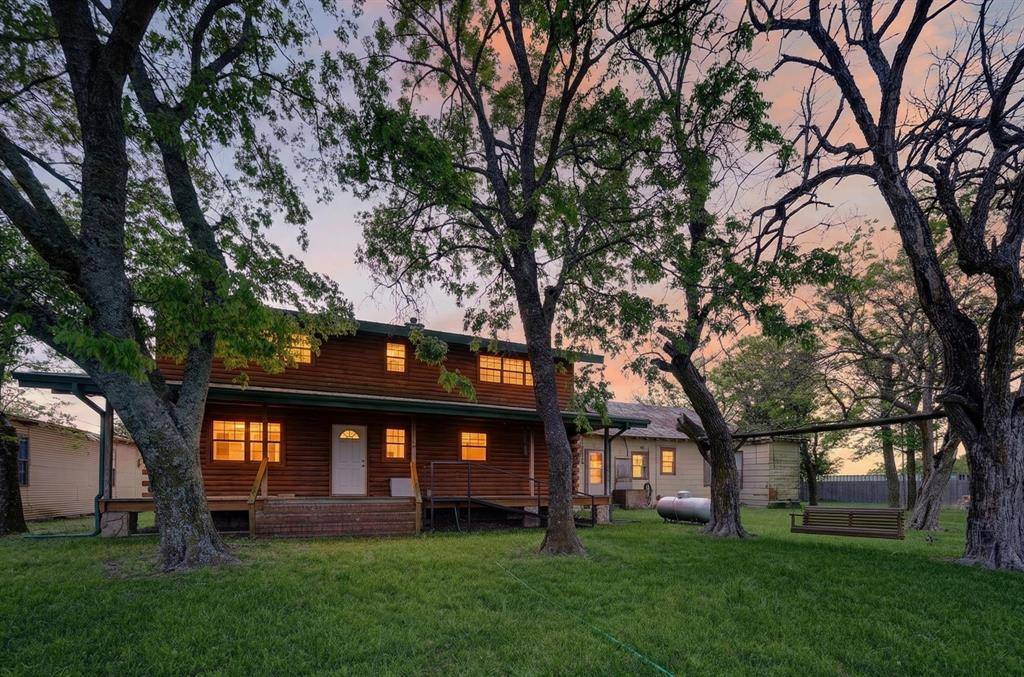 858 County Road 1006, Celeste, TX 75423