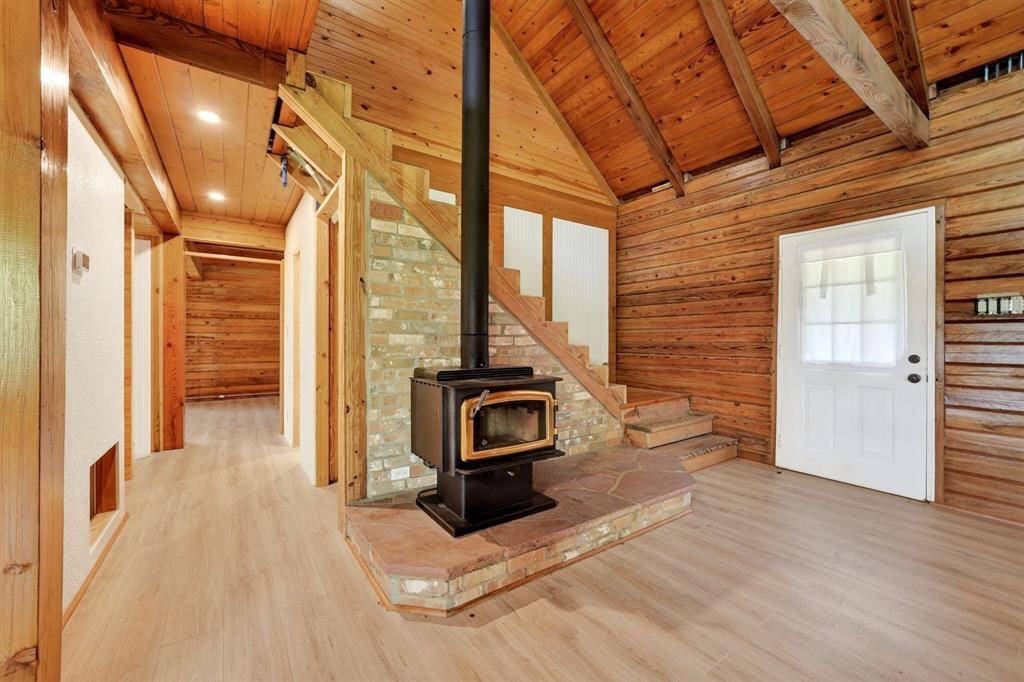 858 County Road 1006, Celeste, TX 75423