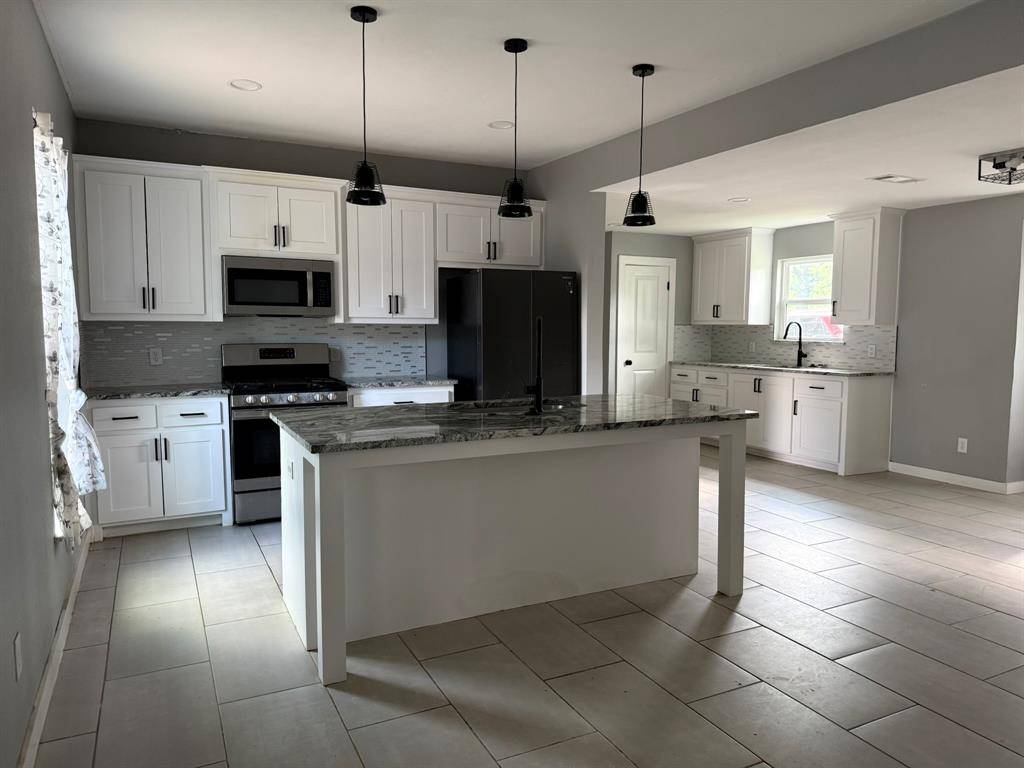 202 4th Street, Joshua, TX 76058