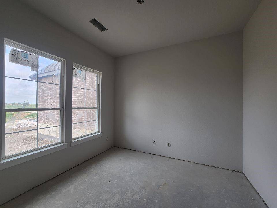 12421 Hornfels Drive, Krum, TX 76249