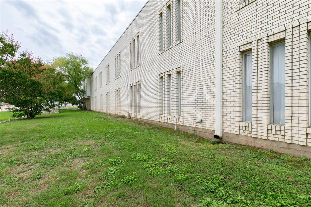 3610 W Pioneer Parkway #121, Pantego, TX 76013