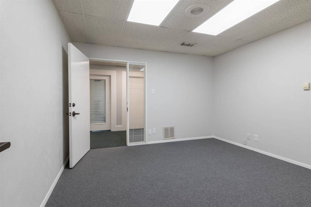 3610 W Pioneer Parkway #121, Pantego, TX 76013