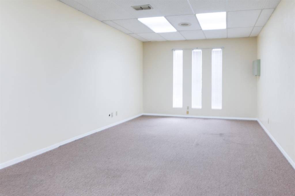 3610 W Pioneer Parkway #121, Pantego, TX 76013