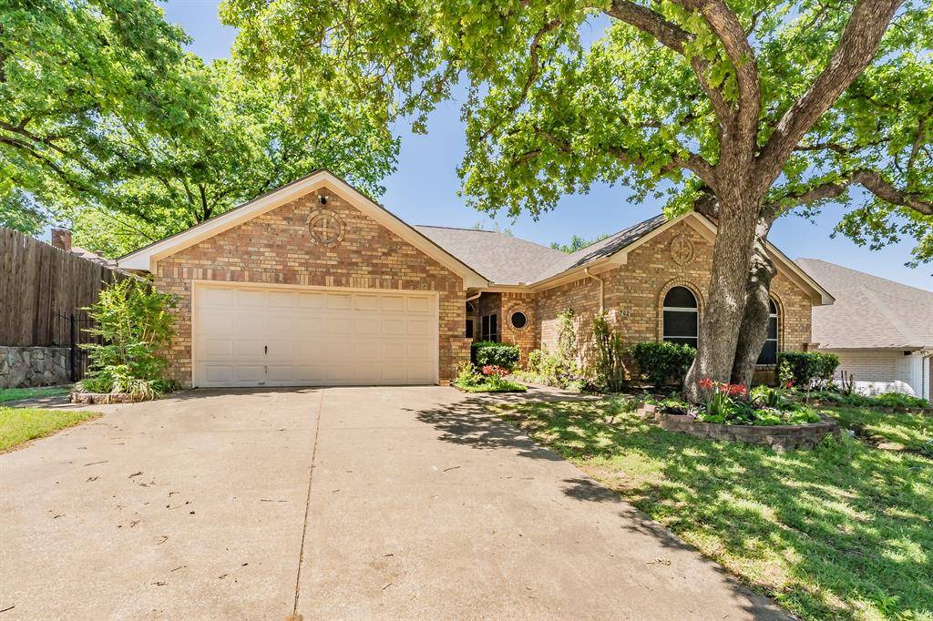 702 Jonathan Drive, Euless, TX 76040