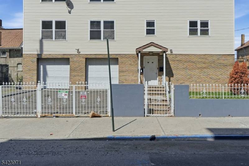 172-174 Carroll St, Paterson City, NJ 07501