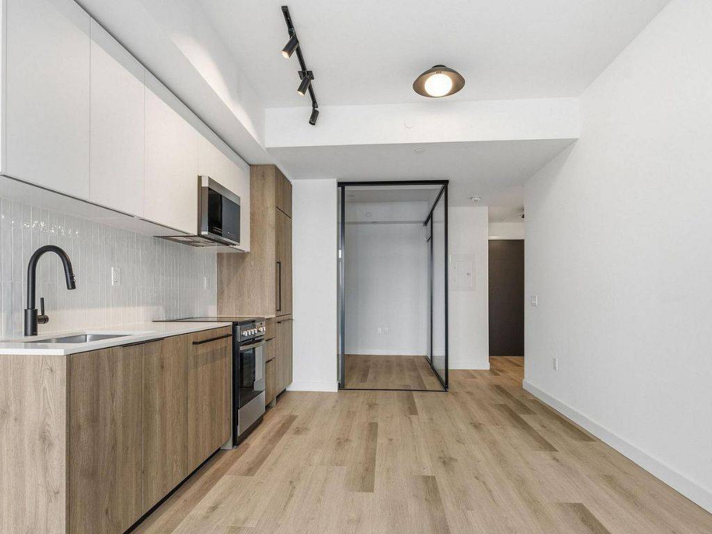 1635 Military TRL #608, Toronto E10, ON M1C 1B2