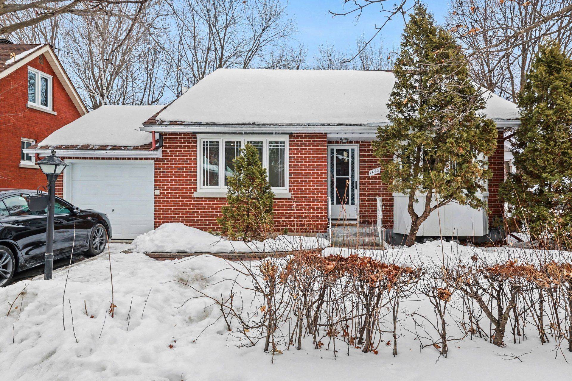 1465 MCROBIE AVE, Alta Vista And Area, ON K1H 7E2