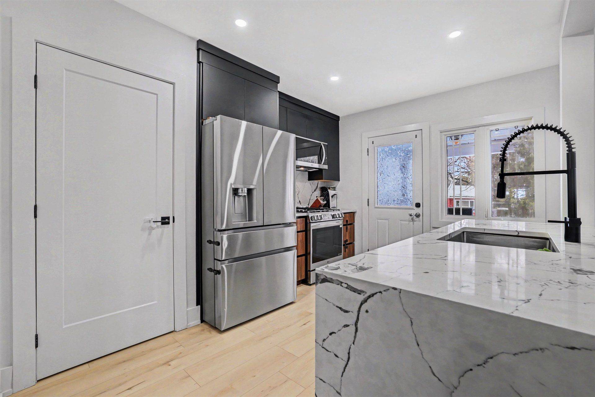 1465 MCROBIE AVE, Alta Vista And Area, ON K1H 7E2