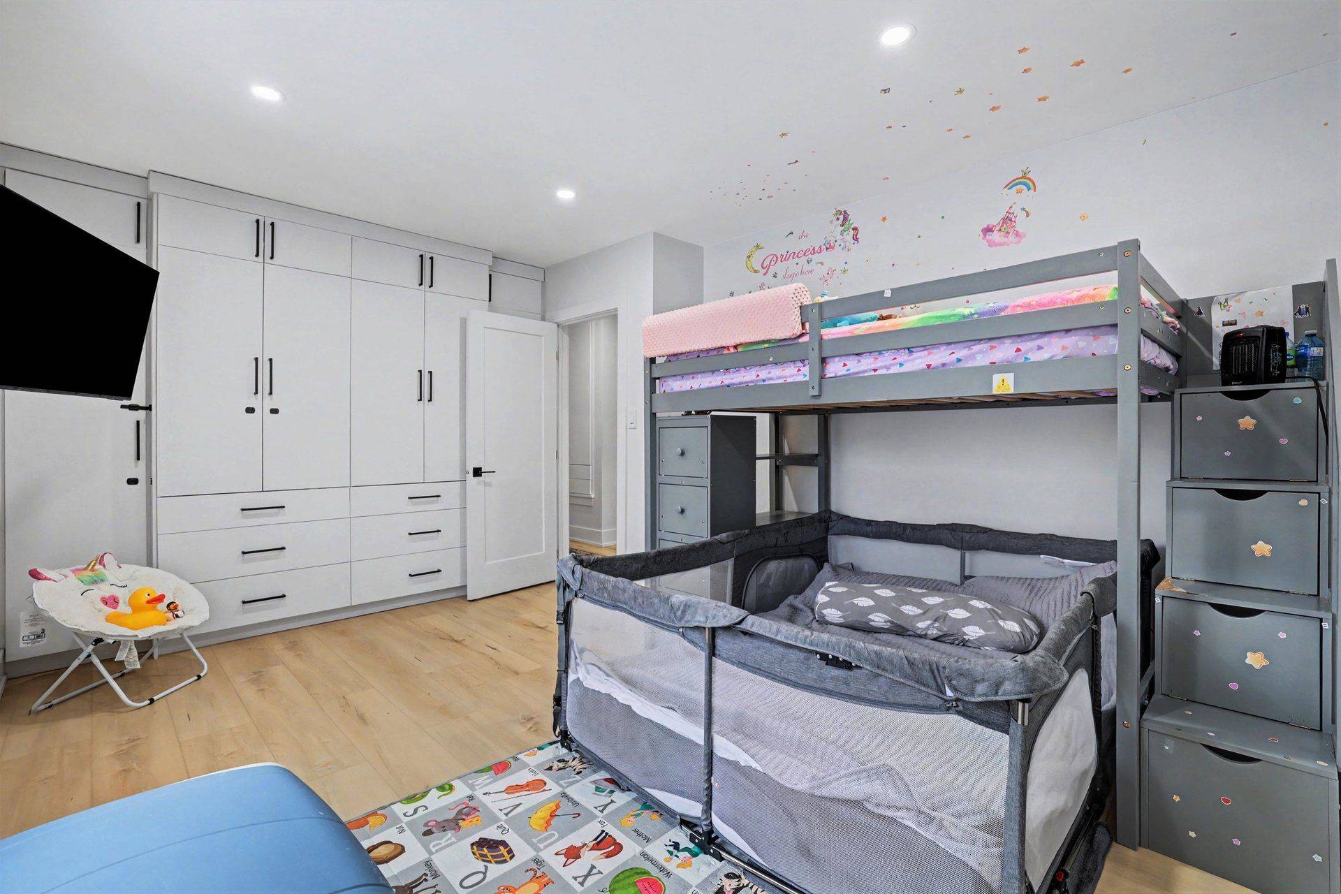 1465 MCROBIE AVE, Alta Vista And Area, ON K1H 7E2