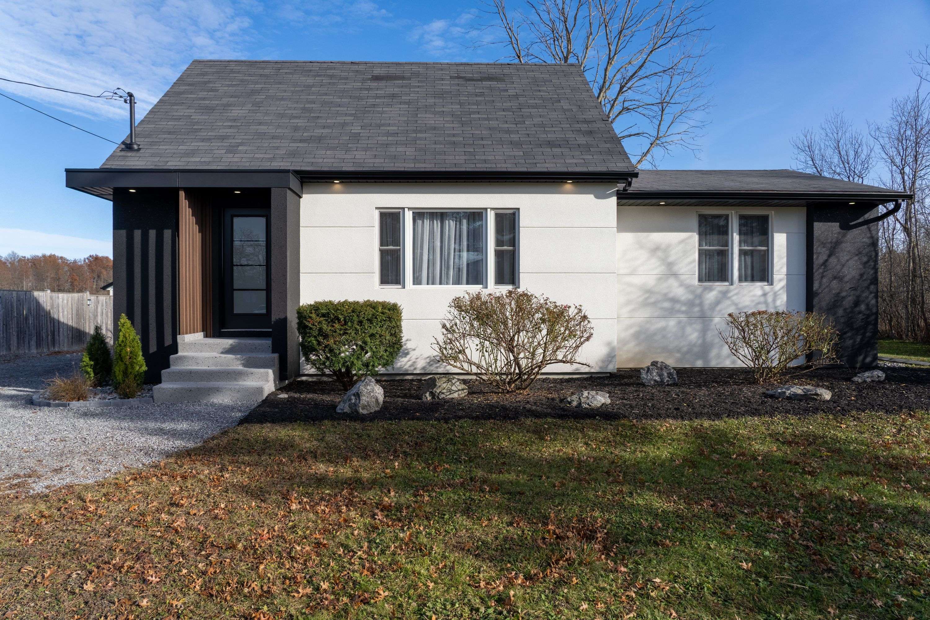 1234 SPEARS RD, Fort Erie, ON L2A 4N3