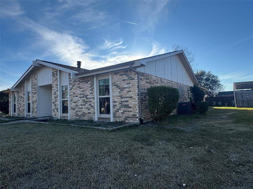 2125 Kings Road, Carrollton, TX 75007