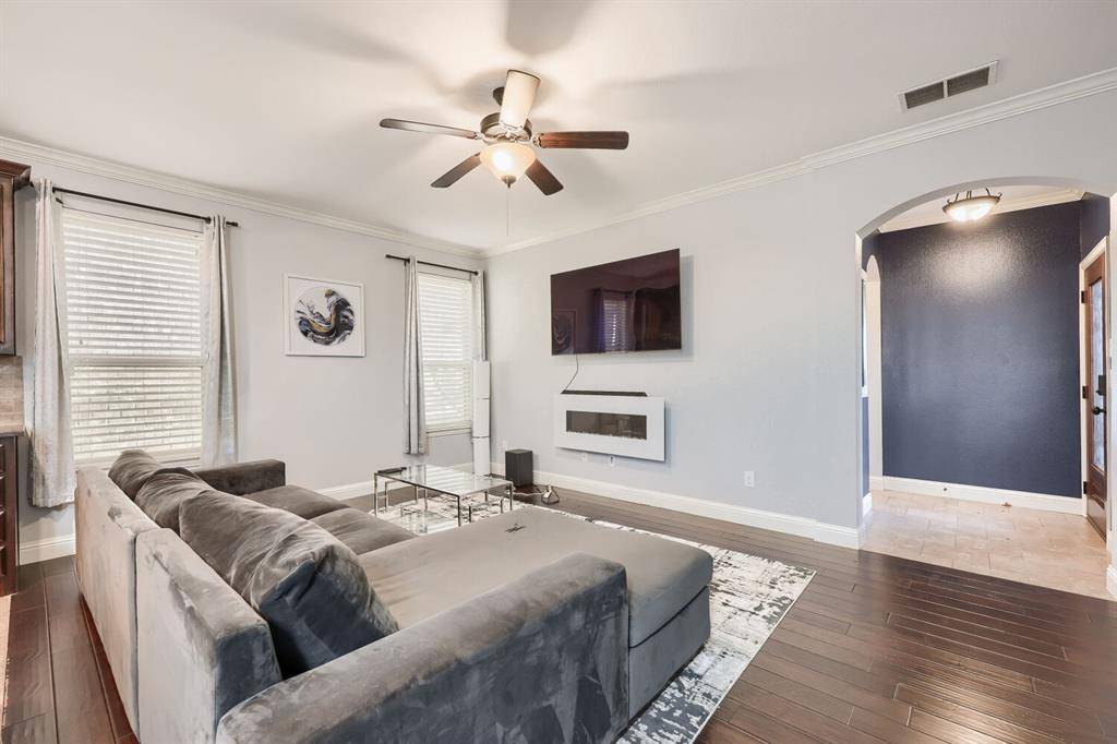 5035 Venecia Way, Grand Prairie, TX 75052