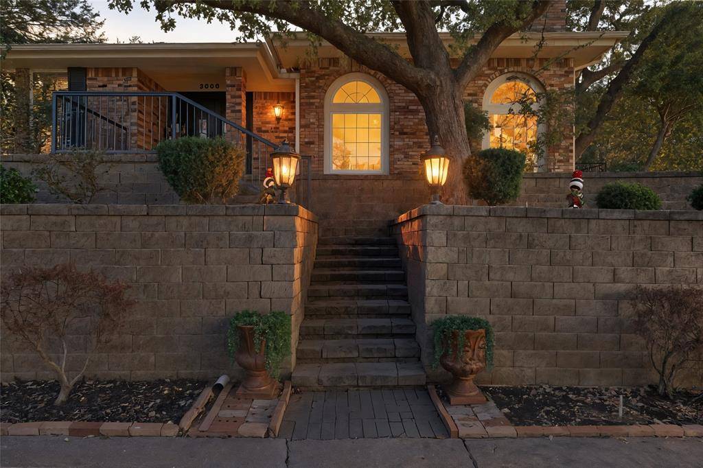 2000 Lakehill Court, Arlington, TX 76012