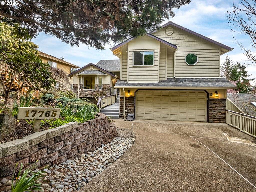 17765 HILLSIDE DR, West Linn, OR 97068