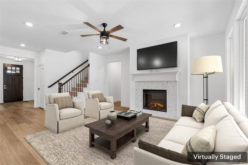 1512 Gentle Creek Lane, Fort Worth, TX 76052