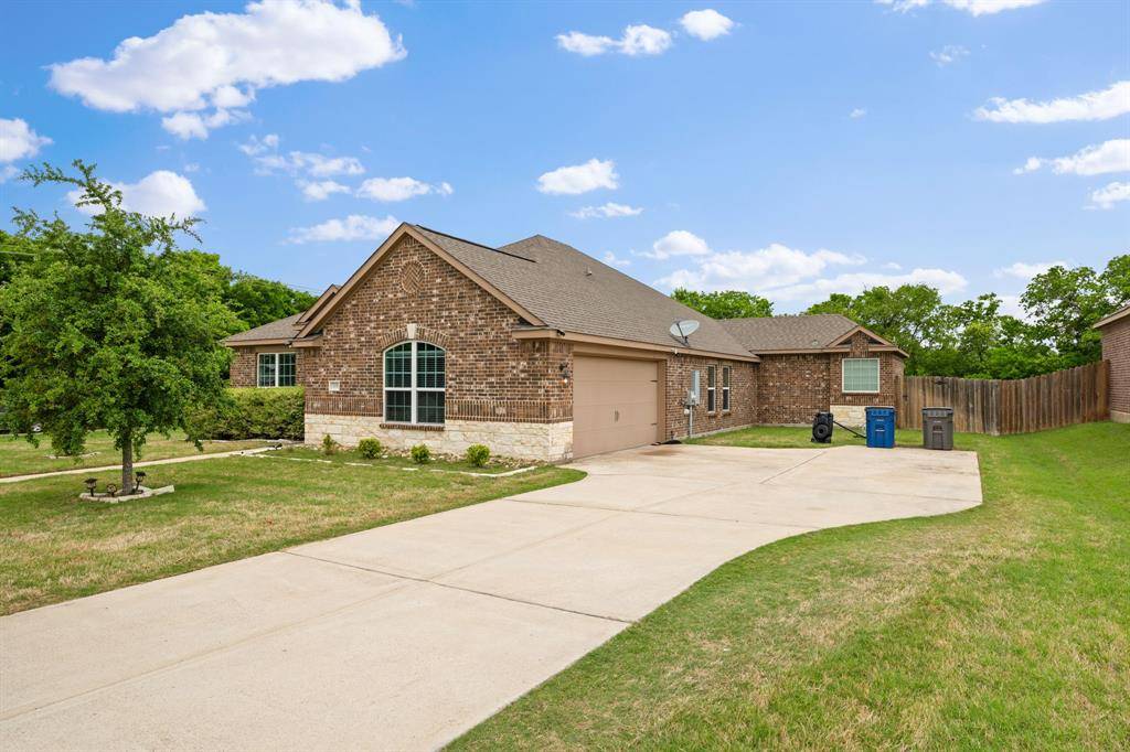 719 Milas Lane, Glenn Heights, TX 75154