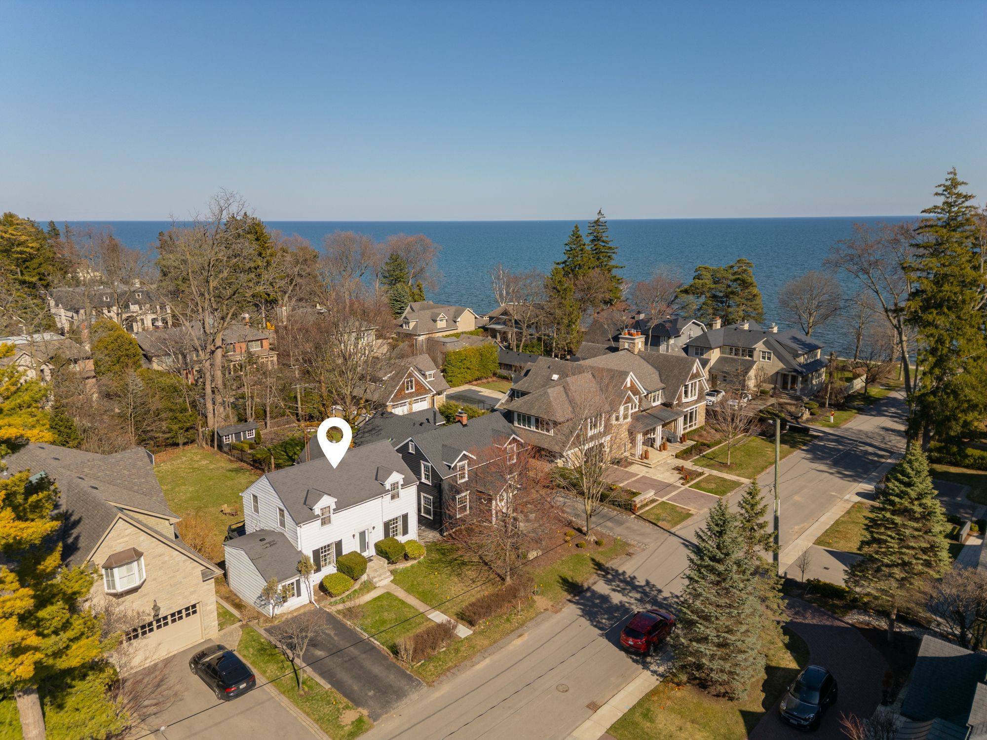 25 Howard AVE, Oakville, ON L6J 3Y2