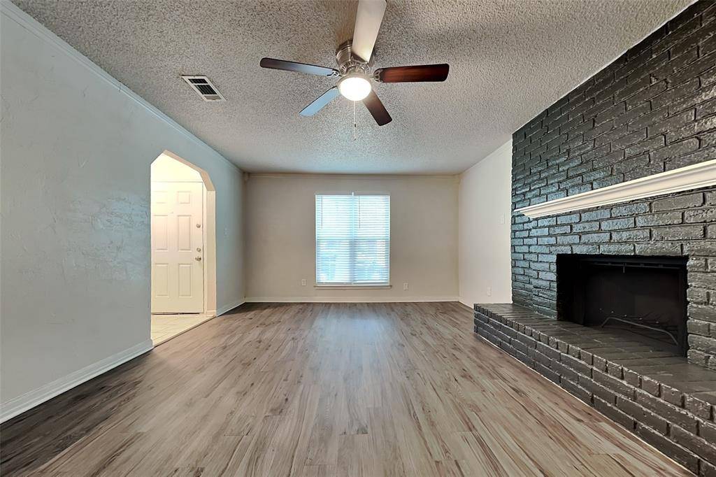 5317 Windy Meadow Drive, Arlington, TX 76017