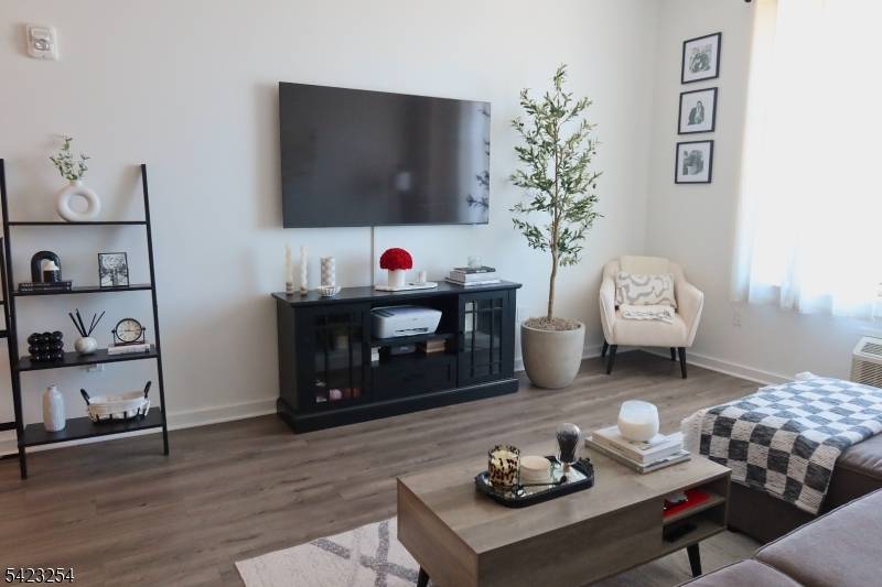 1 Carriage City Plz 1710, Rahway City, NJ 07065