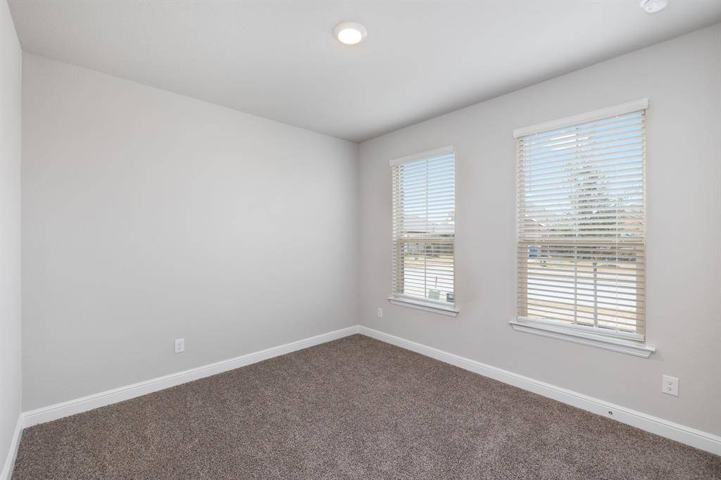 155 Dogwood Avenue, Rhome, TX 76078