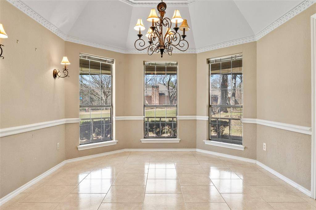 857 Clearwater Drive, Midlothian, TX 76065