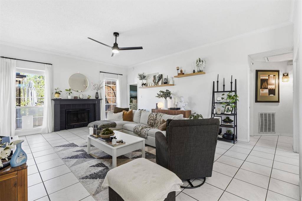 2742 Claremont Drive, Grand Prairie, TX 75052