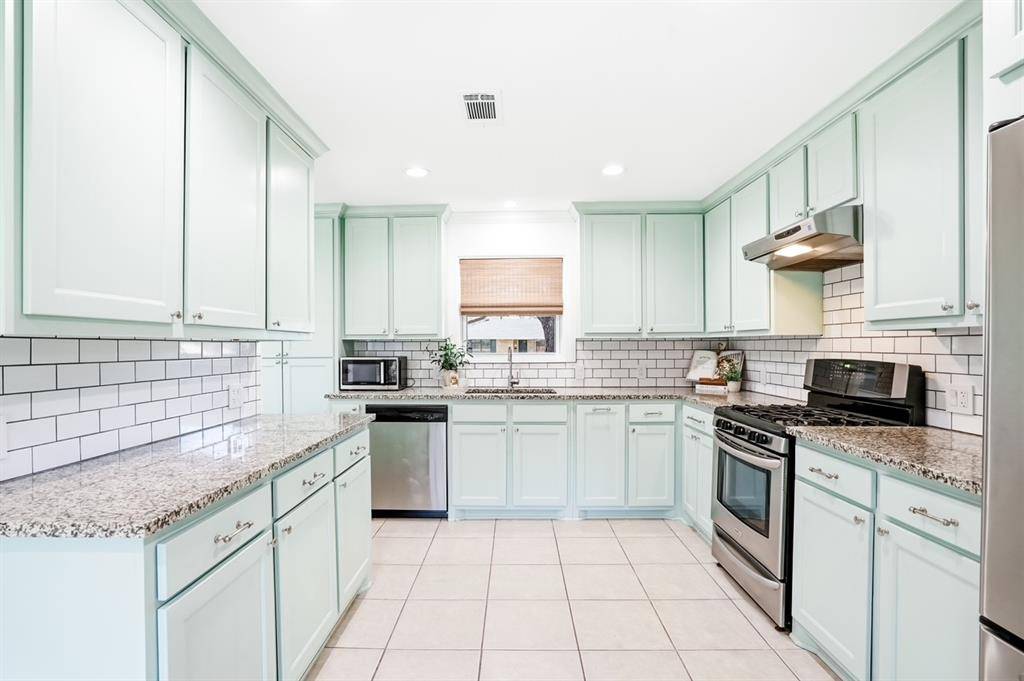 8834 Liptonshire Drive, Dallas, TX 75238