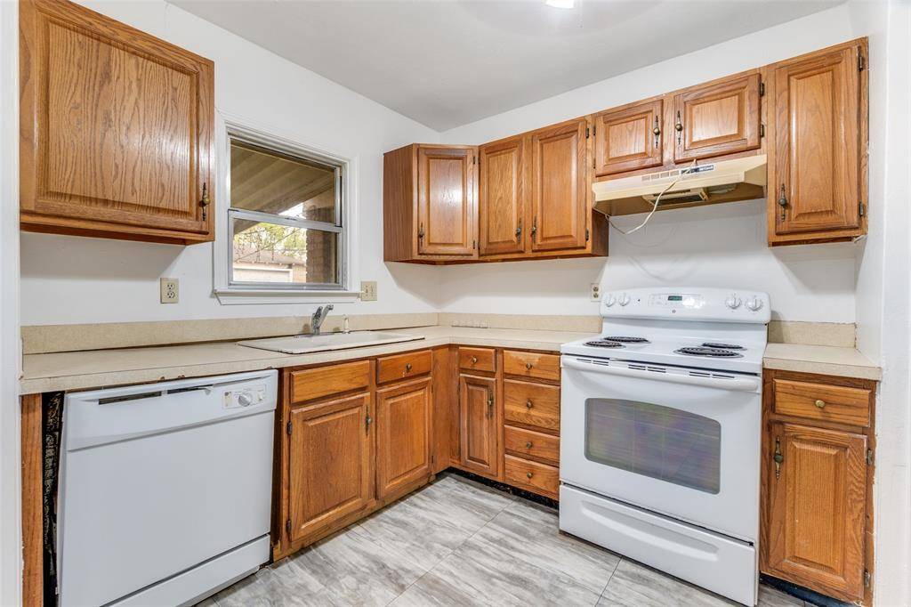 3323 Ivandell Avenue, Dallas, TX 75211