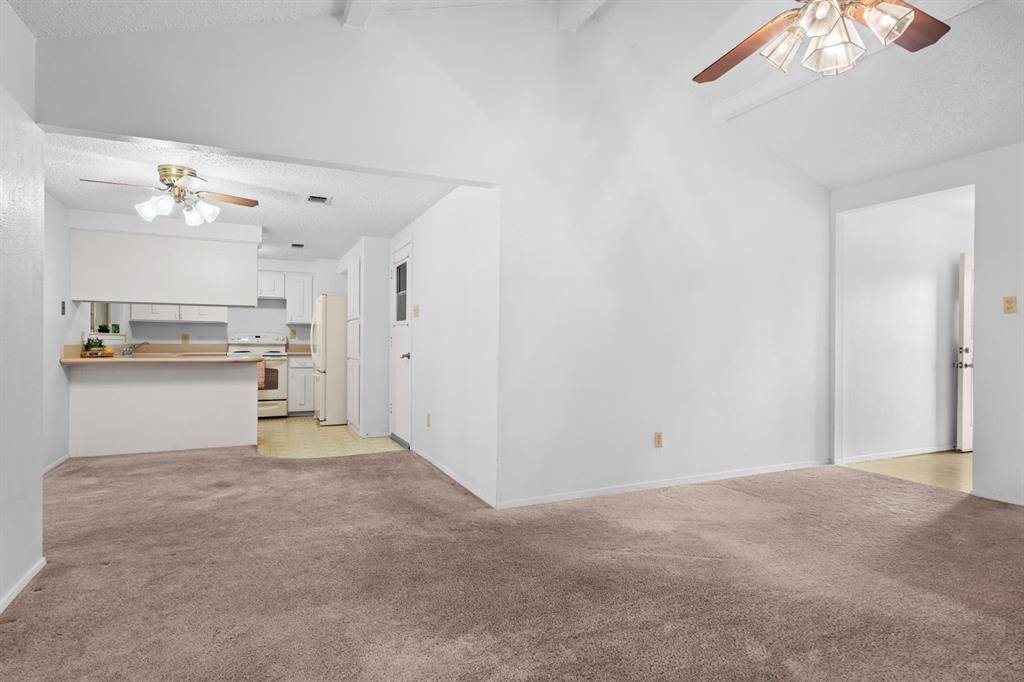 801 Meadowlark Drive, Mansfield, TX 76063