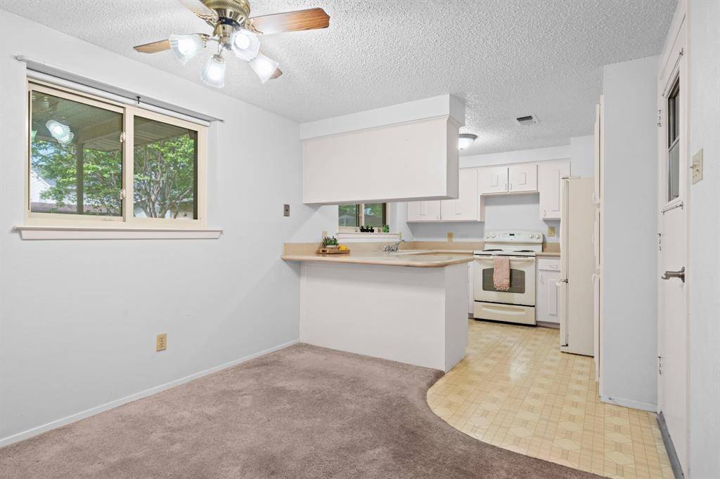 801 Meadowlark Drive, Mansfield, TX 76063