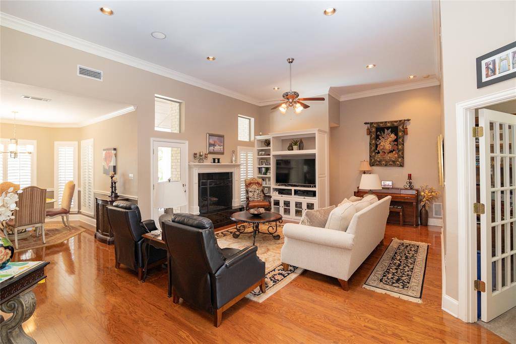 671 Brookglen Court, Waxahachie, TX 75165