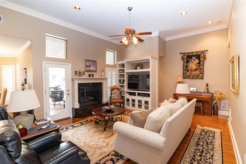 671 Brookglen Court, Waxahachie, TX 75165