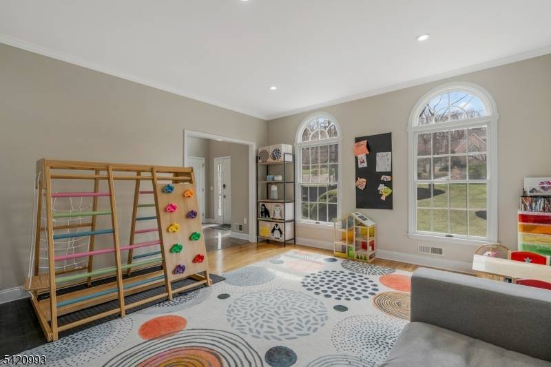 26 Winslow Dr, Bridgewater Twp., NJ 08836