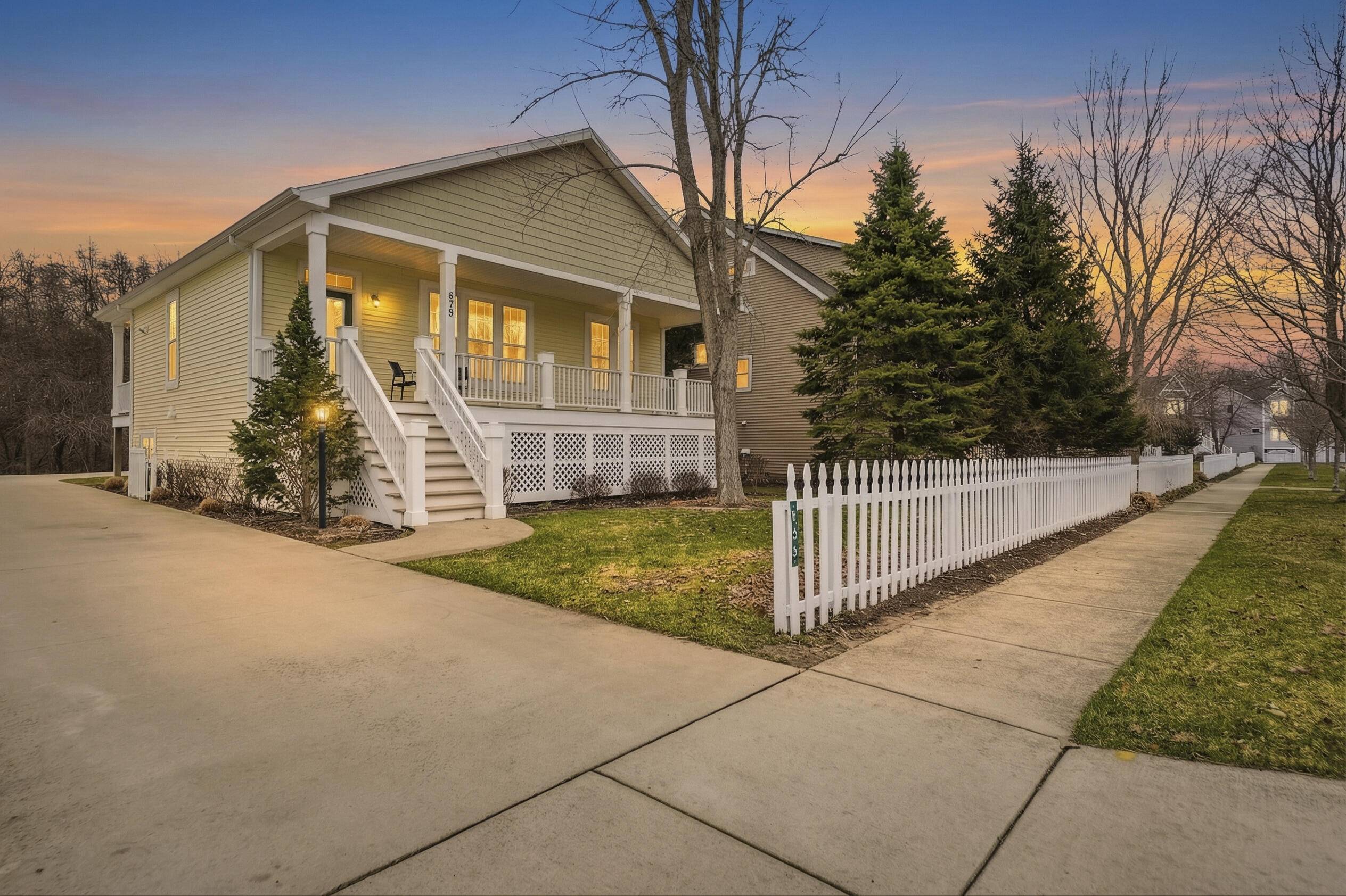 439 Summer Grove DR #14, Douglas Vllg, MI 49406