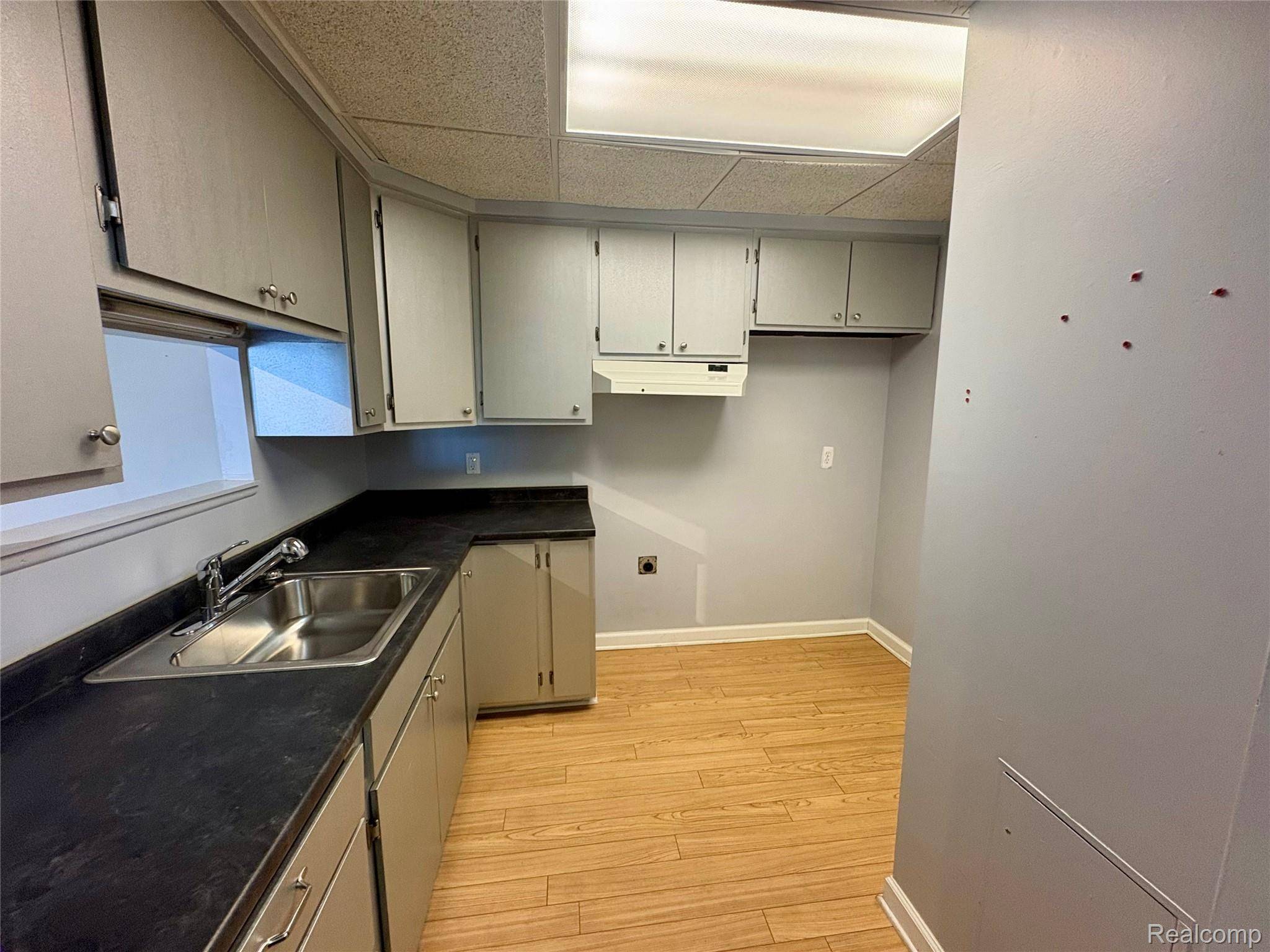 21800 Morley AVE #112, Dearborn, MI 48124