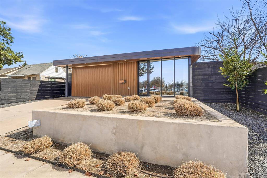 6822 Victoria Avenue, Dallas, TX 75209