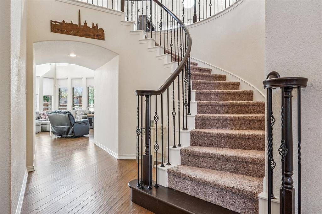 9008 Thompson Drive, Argyle, TX 76226