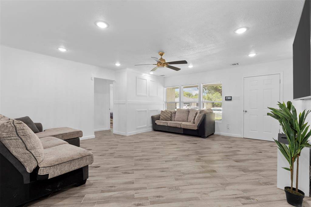 1035 Warden Street, Benbrook, TX 76126