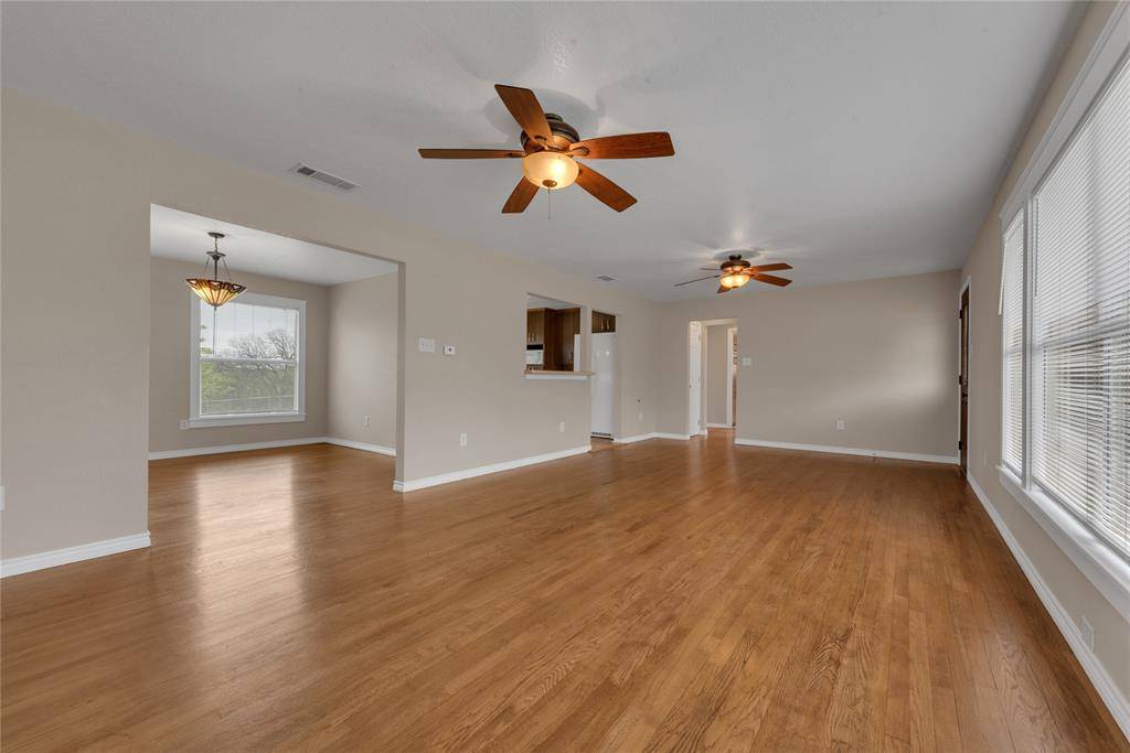 400 Veatch Street, Joshua, TX 76058