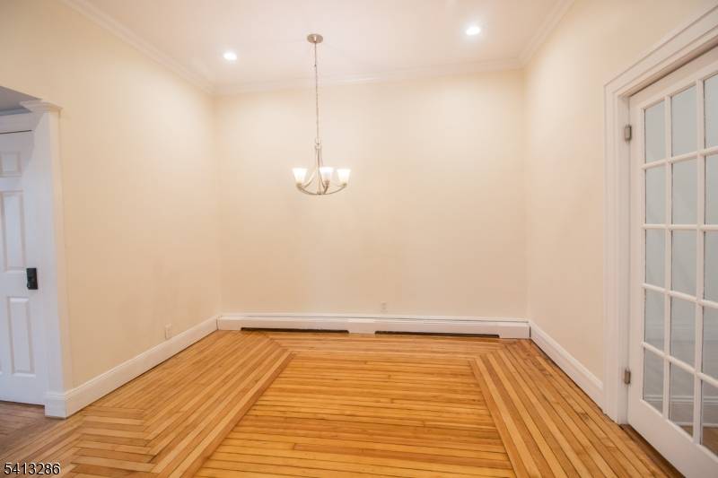 74 Burnett Ave #1, Maplewood Twp., NJ 07040
