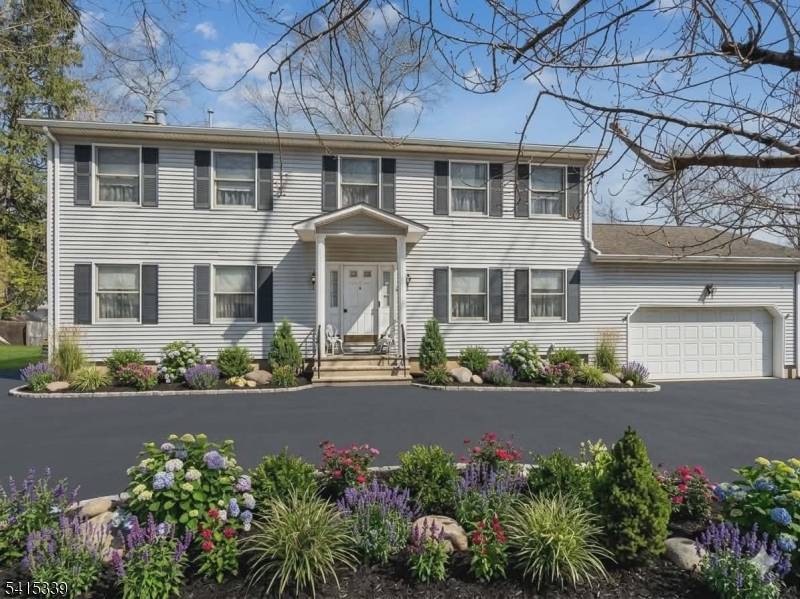 110 Edgewood Ave, Green Brook Twp., NJ 08812