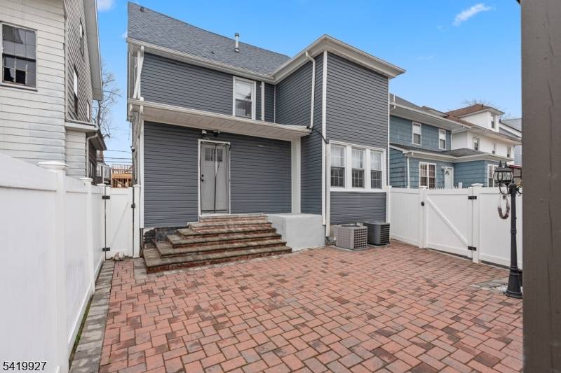 886-888 Degraw Ave, Newark City, NJ 07104