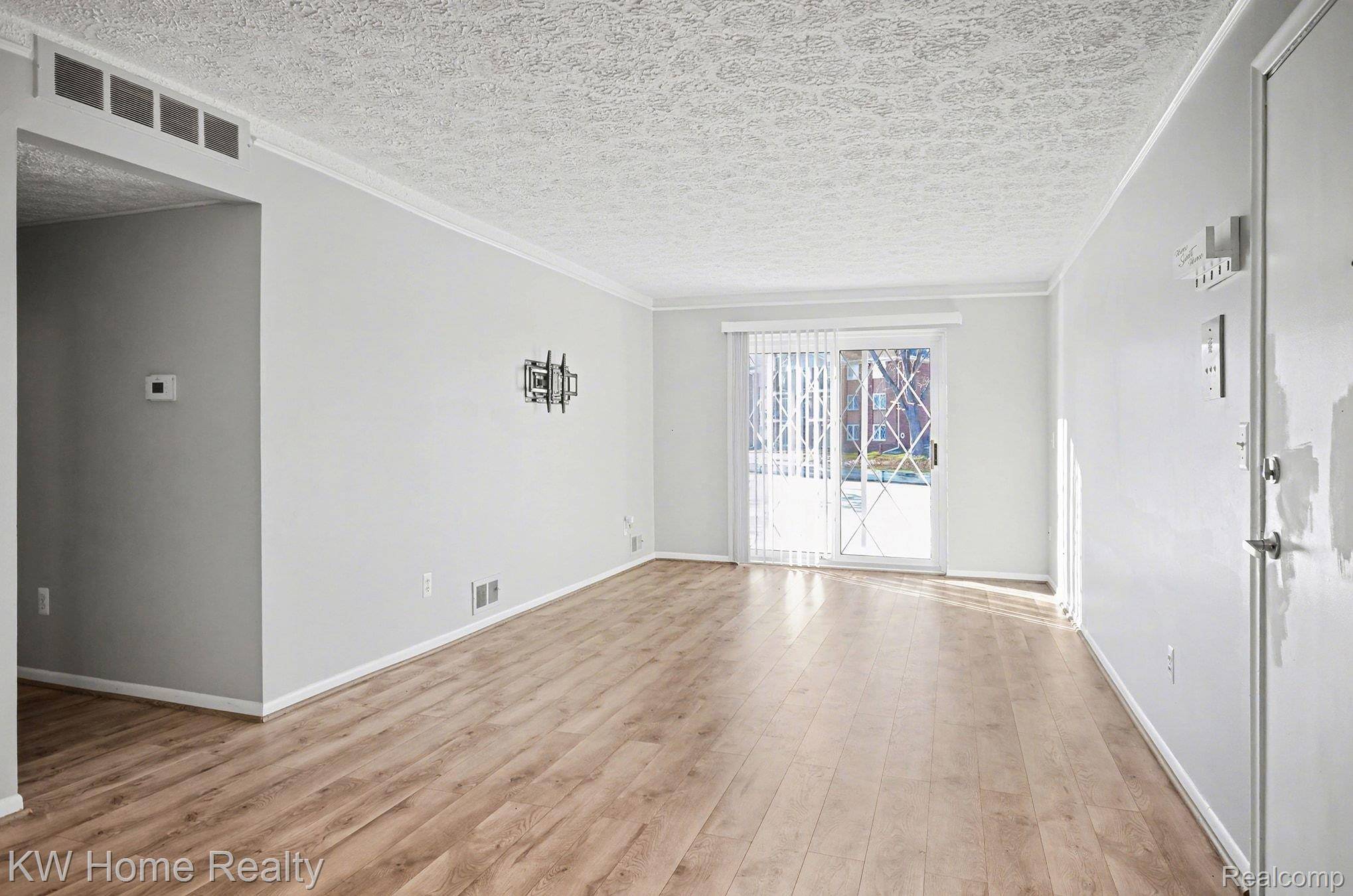 54781 Shelby RD #80, Shelby Charter Township, MI 48316