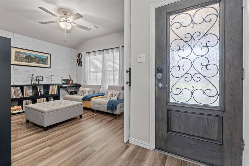 5577 Cypress Willow Bend, Fort Worth, TX 76126