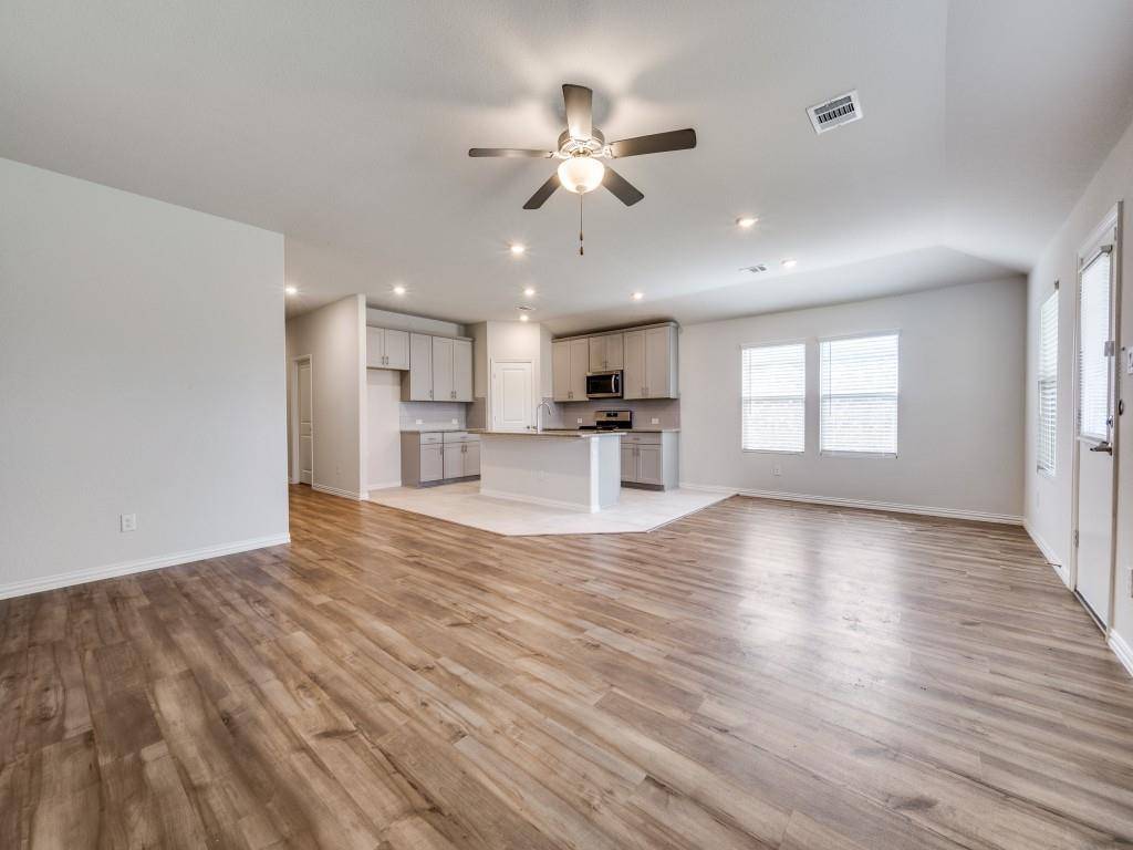 1617 Gold Mine Trail, Aubrey, TX 76227