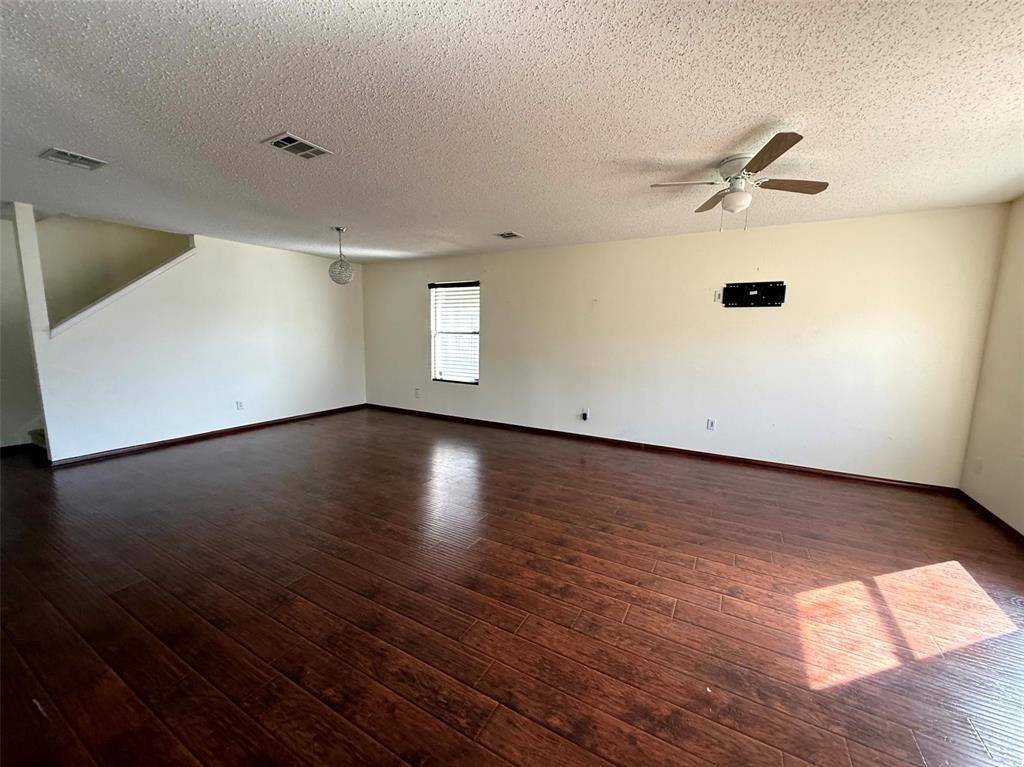 7919 Mosstree Drive, Arlington, TX 76001