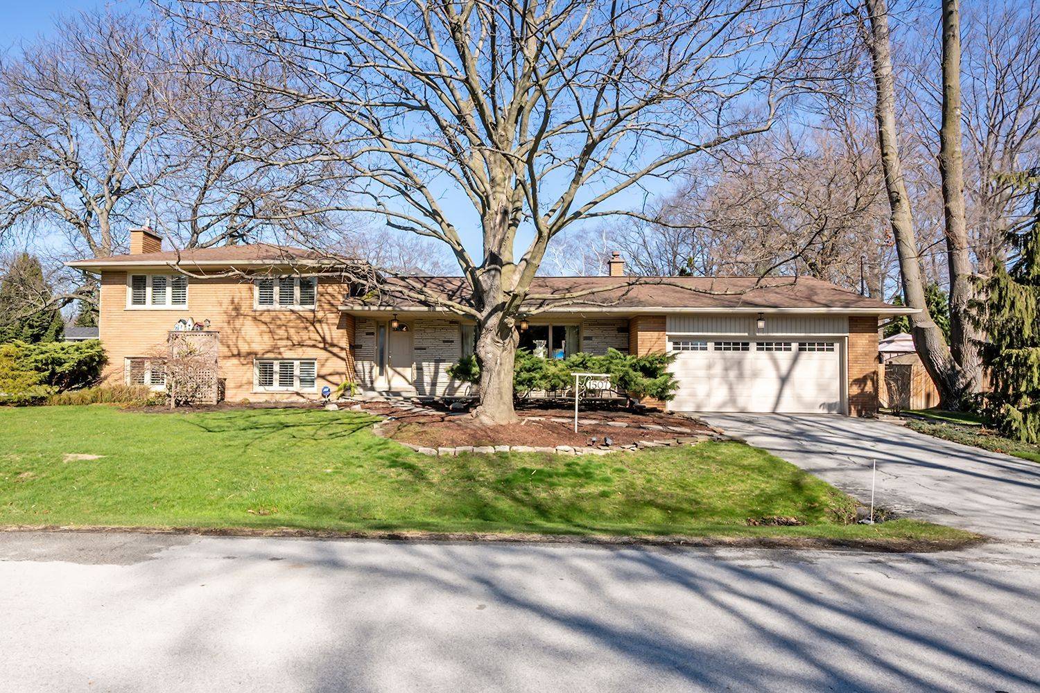 1507 Trenton RD, Oakville, ON L6L 1K9