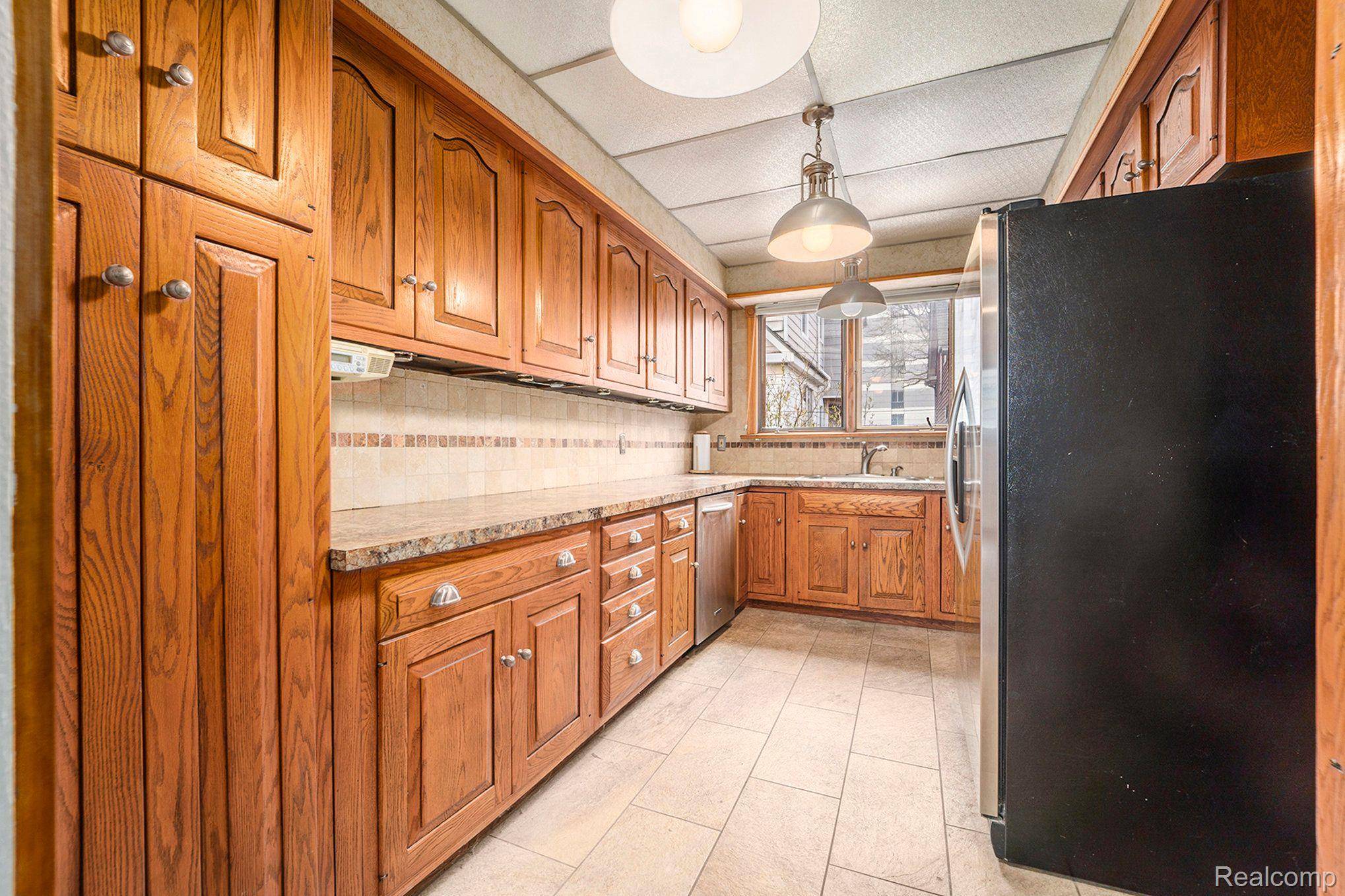 2716 VAN ALSTYNE ST, Wyandotte, MI 48192