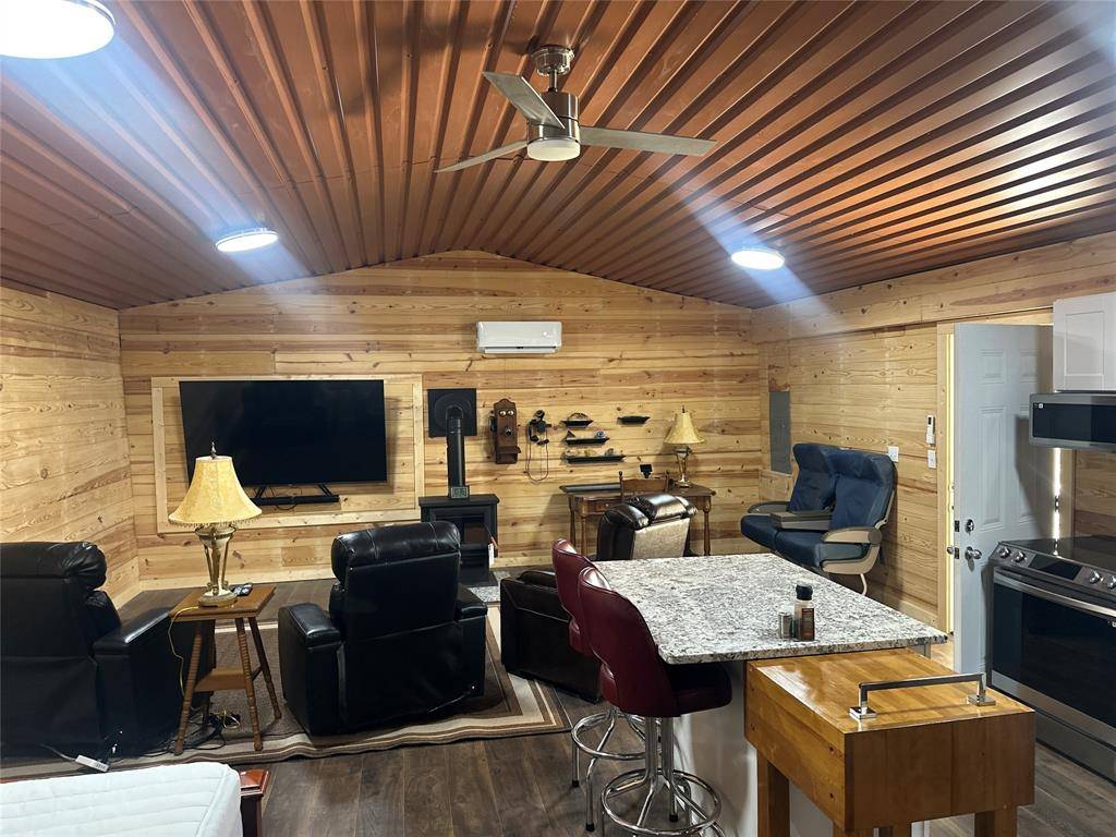 191 Cherry Lane, Streetman, TX 75859