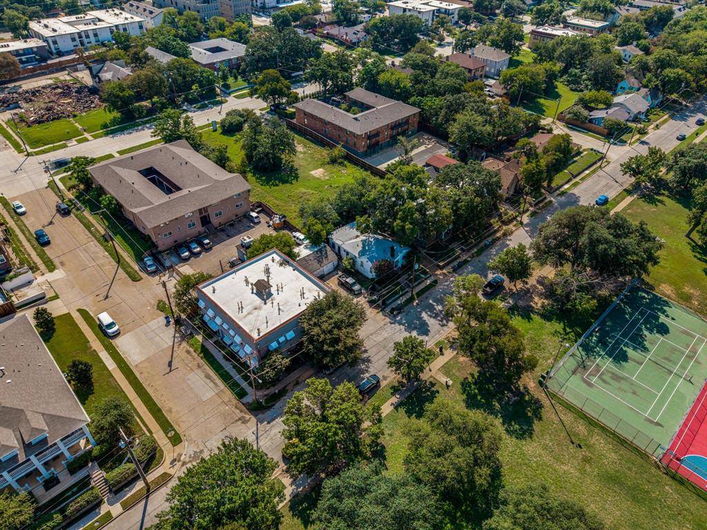 732 Blaylock Drive, Dallas, TX 75203